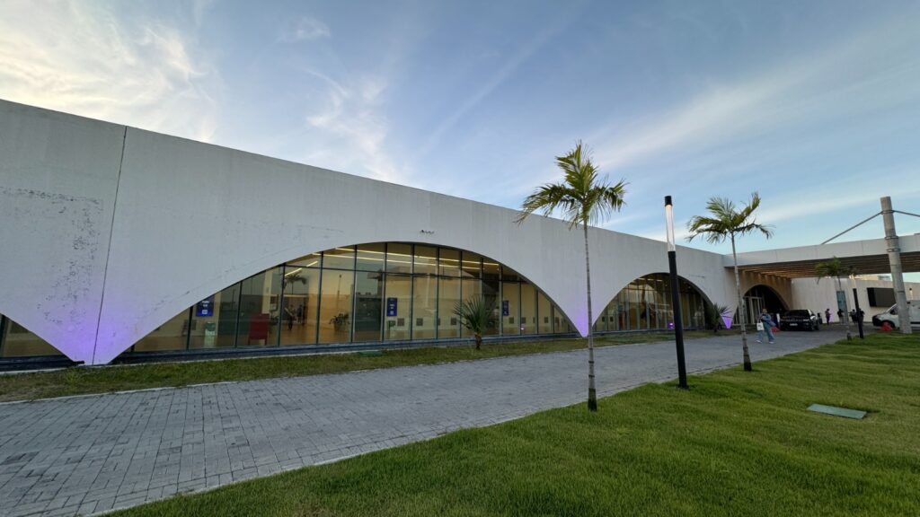 Recife Expo Center ganha iluminação especial em apoio ao Outubro Rosa 2 Iluminação especial no Outubro Rosa