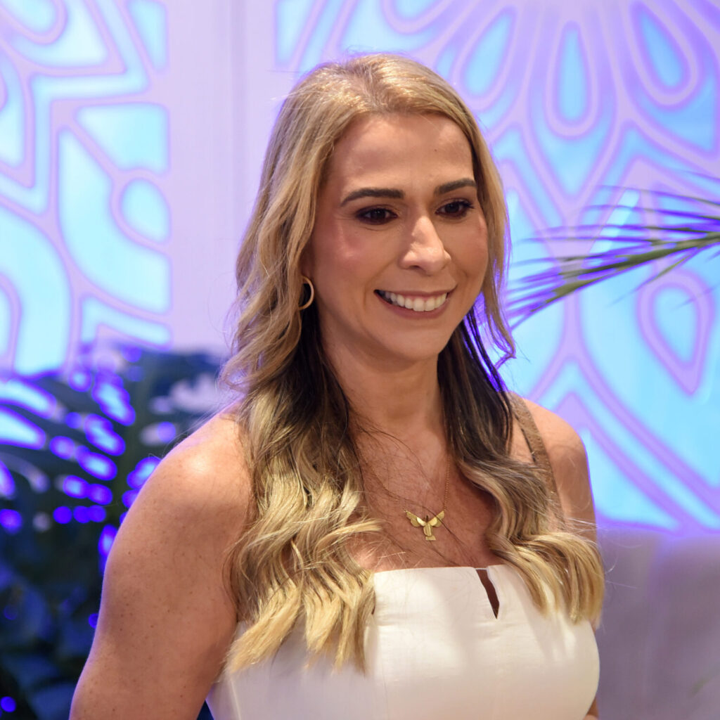 Foto social da sócia diretora do Recife Expo Center, Tatiana Menezes.