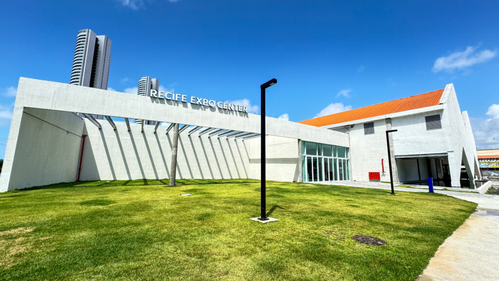 Recife Expo Center Consolida Crescimento e Encerra 2025 Com Mais de 100 Eventos Realizados 1 Recife Expo Center - Fachada área Norte.
